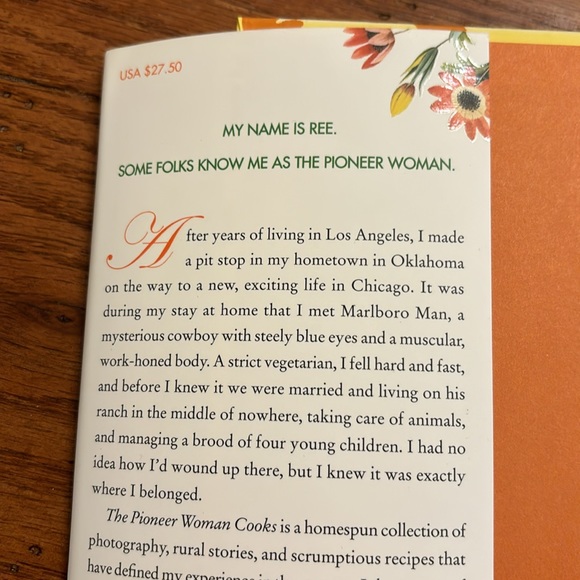 The Pioneer Woman Cooks cookbook - Picture 3 of 7